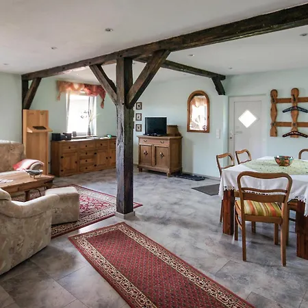 Pet Friendly In With Kitchen Lugde